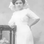The young Ignacia Bordallo Butler was fluent in Chamorro, Spanish and English since childhood. She went to school in Hagåtña and was then sent to the Philippines for high school and to earn a teacher’s certificate