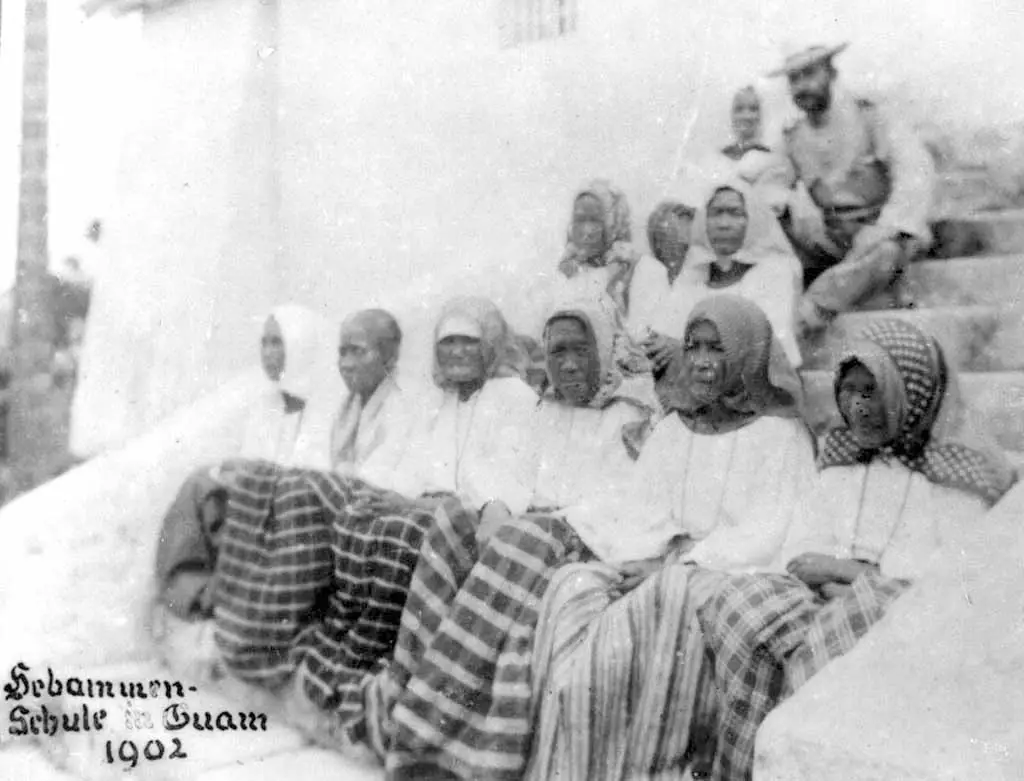 Patteras (Midwives), 1902. Dr. Anne Hattori collection.