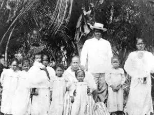 Chamorro Family, 1902 - Guampedia