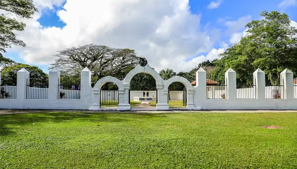 Plaza de España, 2014. Photographer: Burt Sardoma Jr.