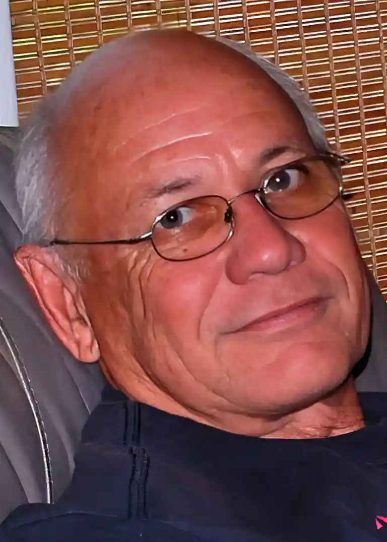 Robert W. Wescom - Guampedia