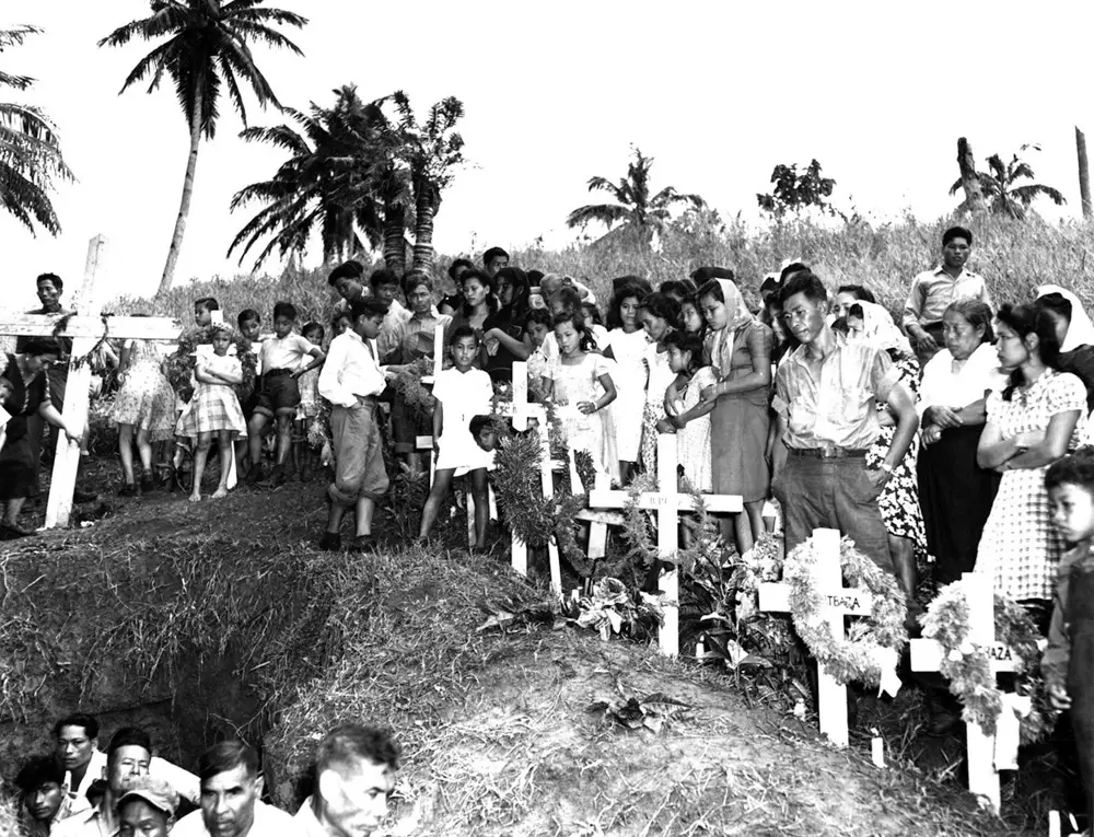 0009-M7 005-Memorial Services