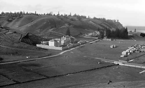 Kingston, Norfolk Island, c. 1884-1917. Photo from Tyrrell Photographic Collection, Powerhouse Museum, courtesy of Wikimedia Commons.