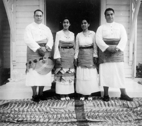 Royal bridal party, Tonga. New Zealand Free Lance: Photographic prints and negatives. Ref: PAColl-5469-055. Alexander Turnbull Library, Wellington, New Zealand. http://natlib.govt.nz/records/22856543