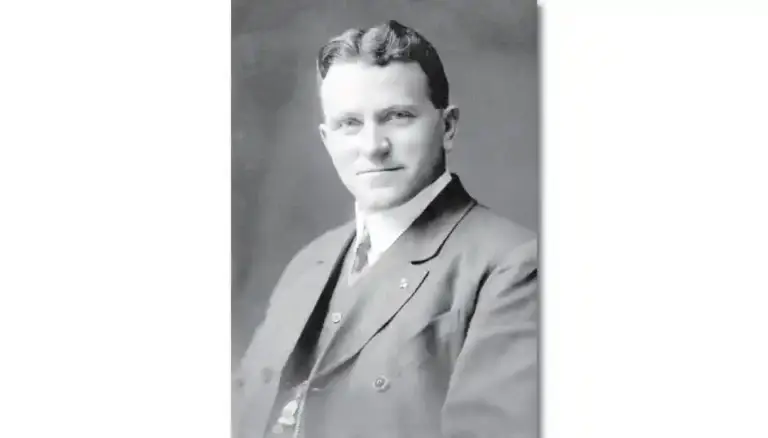 Elliott Featured Image