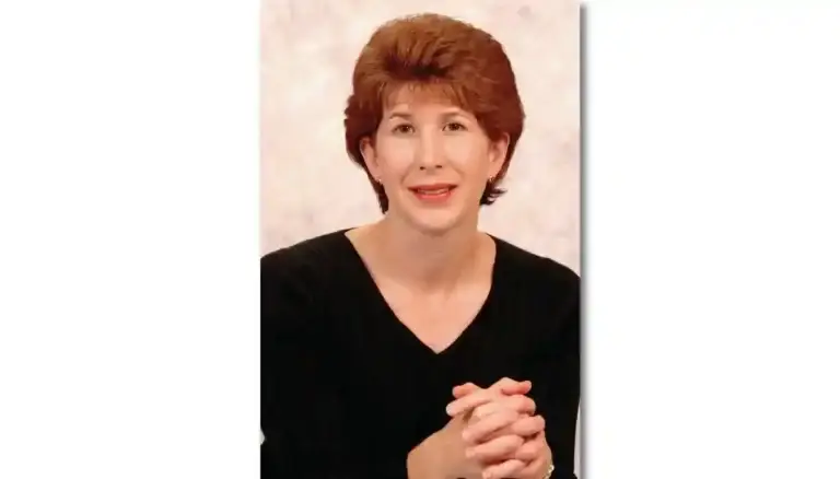 Jayne Flores
