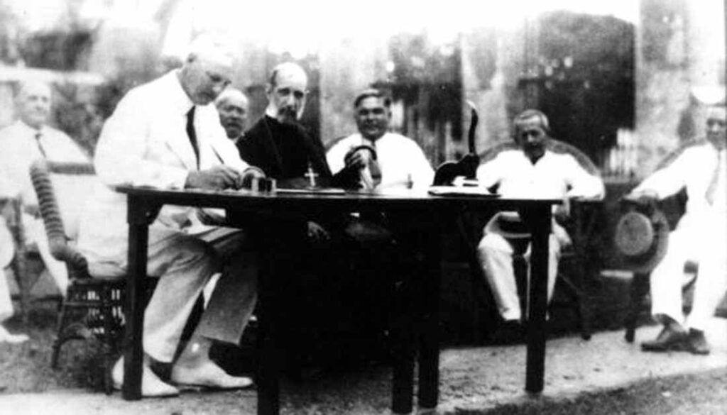 Gov. Bradley Signs Guam’s Bill of Rights