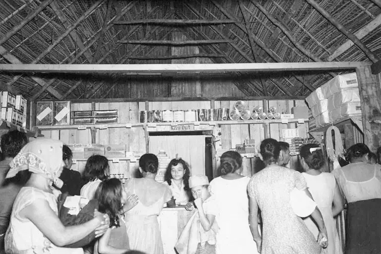 Store, 1946